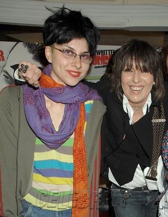 Natalie Ray Hynde with her mother Chrissie Hynde